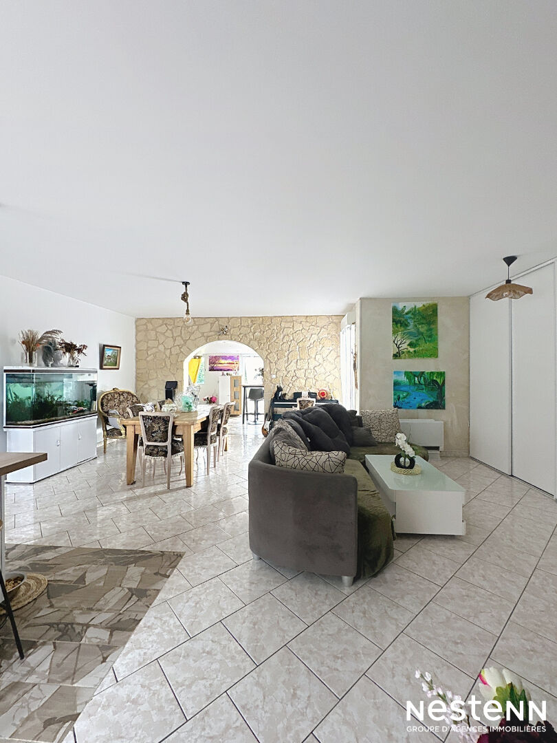 Maison en bois de charme avec piscine et grand jardin à Aubevoye