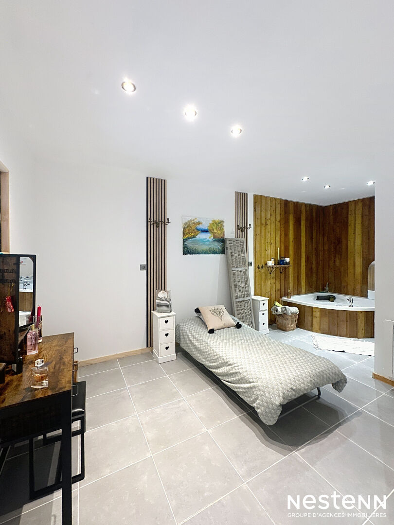 Maison en bois de charme avec piscine et grand jardin à Aubevoye