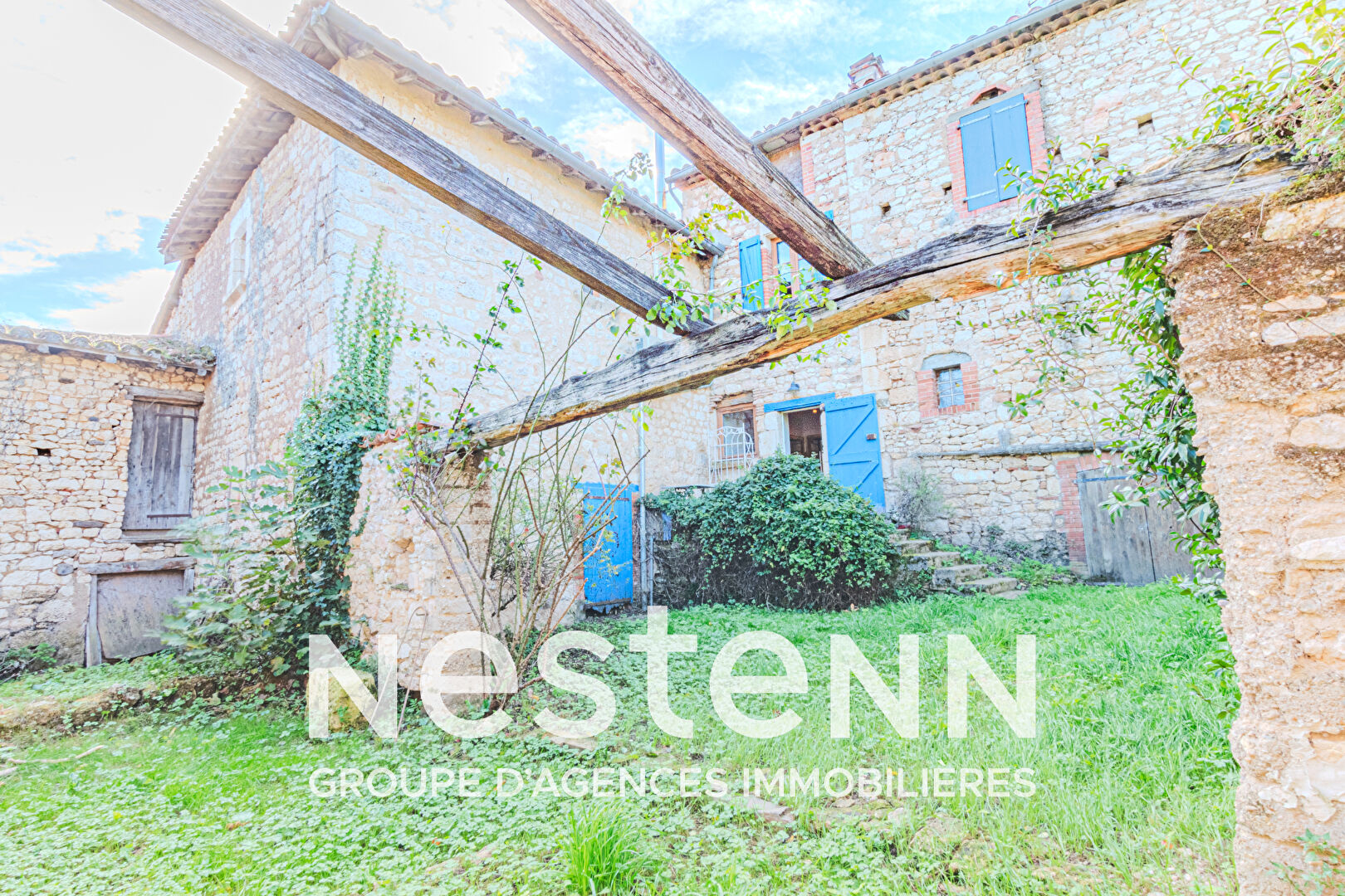 Maison de village en pierre à 16 min d'Albi 2 chambres jardin dépendances