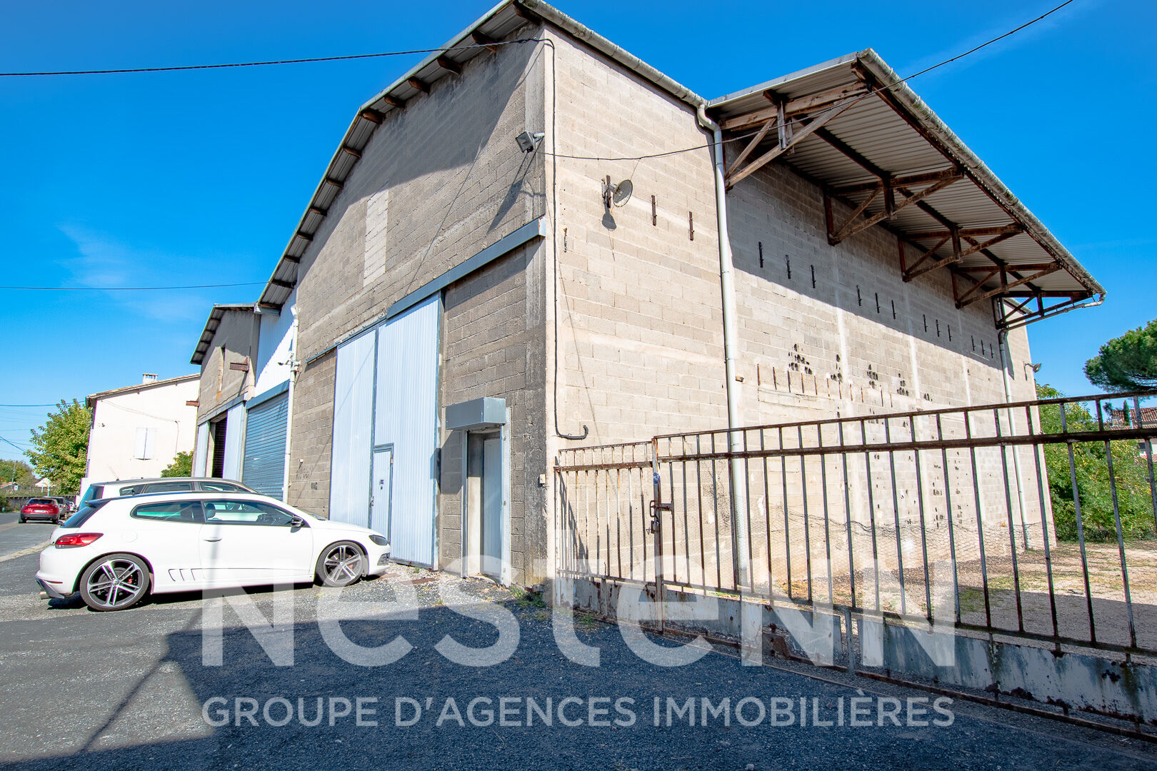 Gaillac, bâtiment à usage d'entrepôt sur plus de 400 m2 au sol