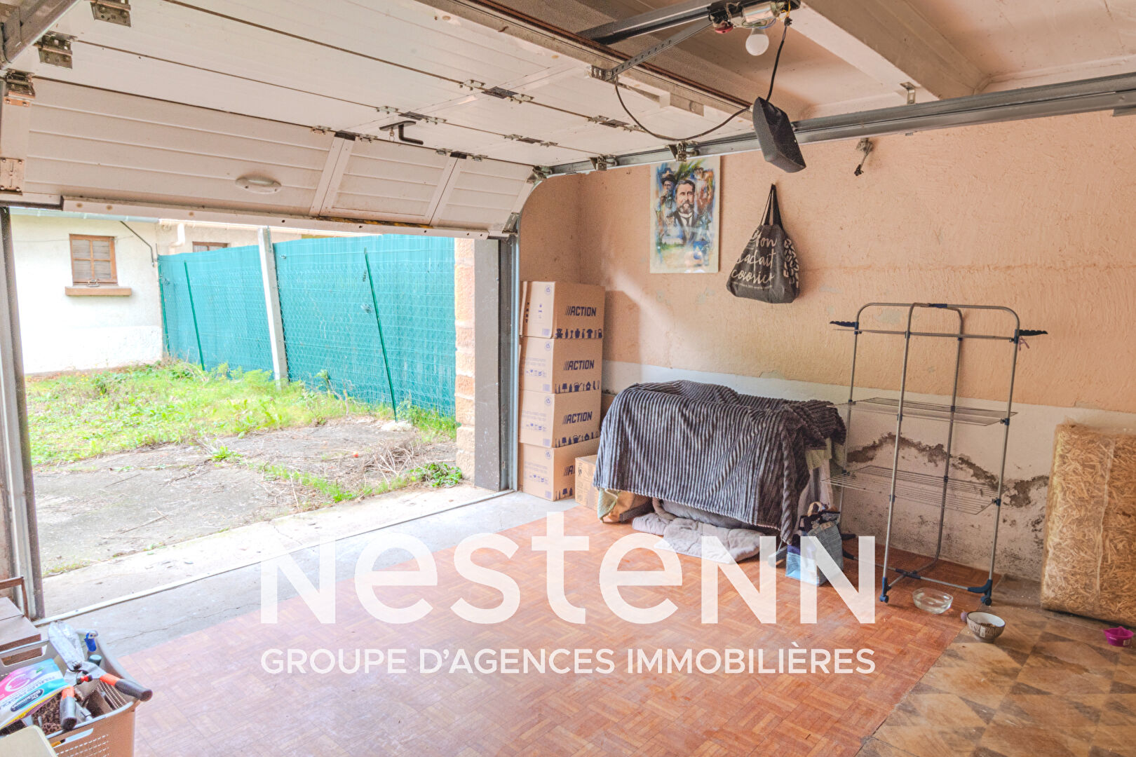 A Blaye-les-Mines, maison  mitoyenne d'un côté 4 pièces principales sur sous-sol complet  avec terrain attenant