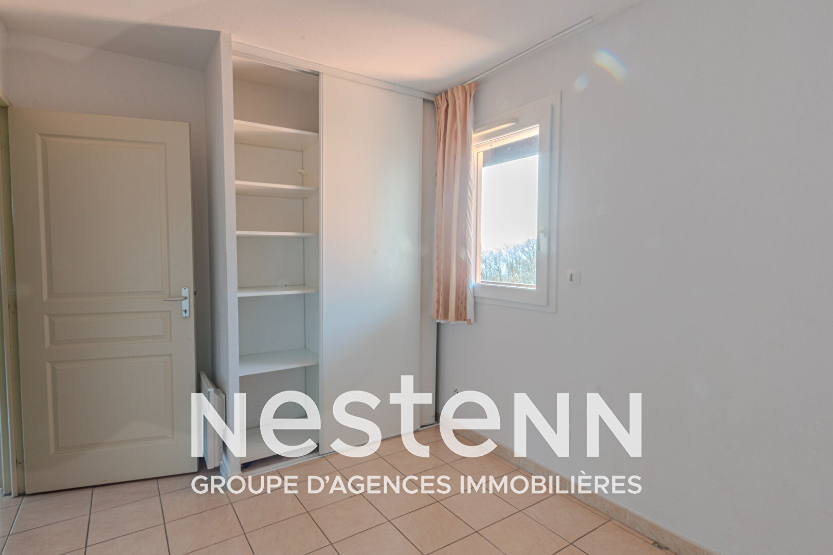 Appartement Trébas 3 pièces avec balcon et parking dans résidence avec piscine intérieure