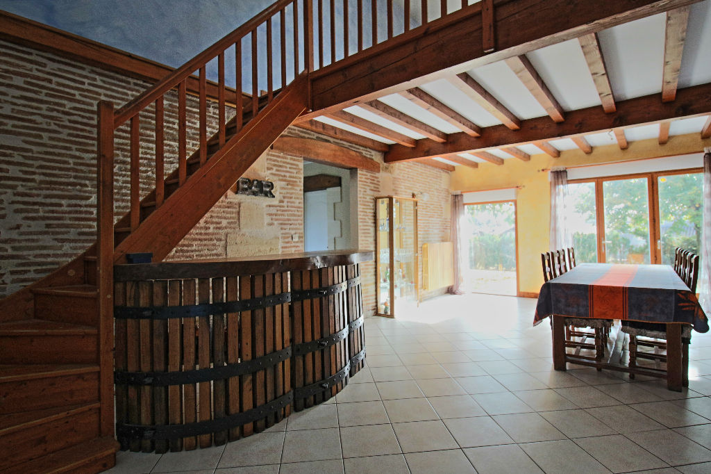 Ancien chais rénové - 243 m² - 8 pièces - 4 chambres