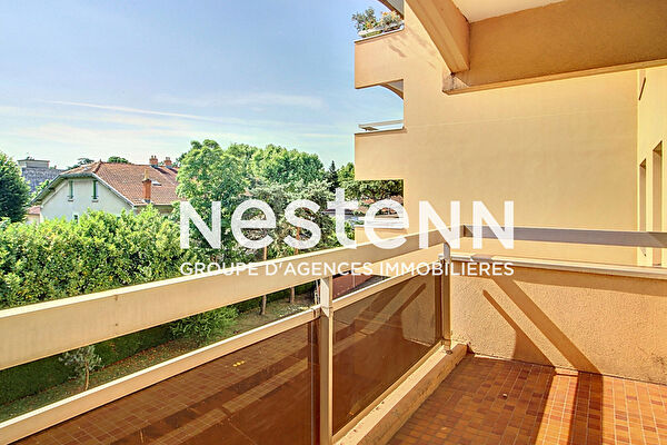 Vente par agence immobiliere à Bron (69500)