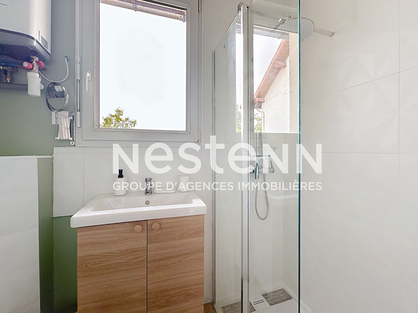 Studio Meublé dans une maison aux Essarts - 69500 BRON