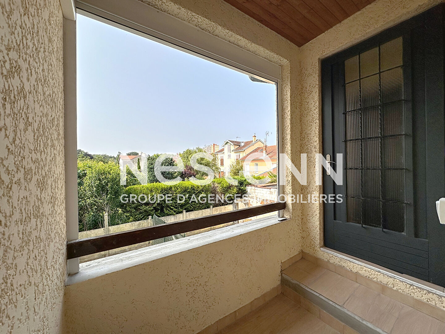 Studio Meublé dans une maison aux Essarts - 69500 BRON
