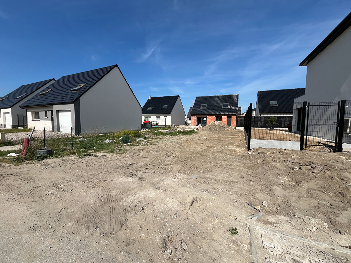 Terrain constructible de 304 m2 situé dans un lotissement récent à CALAIS