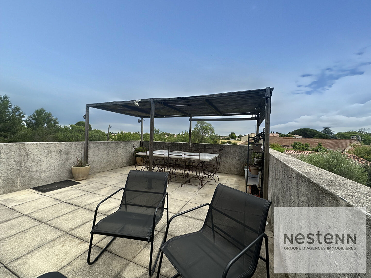 Appartement de 73.5 m² T4 terrasse de 30 m², parkings Mudaison