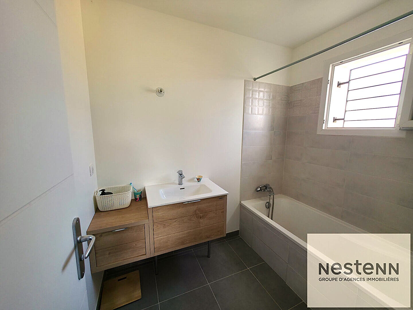 Proche de Saint Genies des Mourgues - Maison contemporaine 90 m² sur 350 m² de terrain
