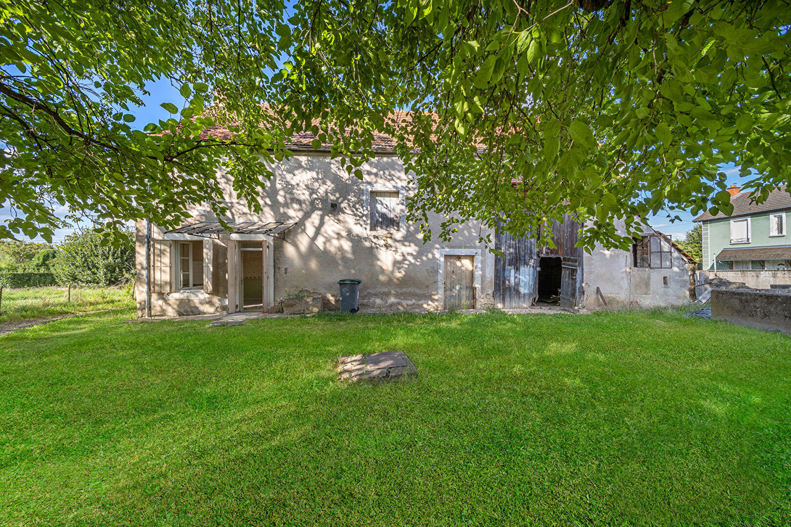 Maison à rénover 3 pièces 66 m2 + dépendances + terrain 1762 m2