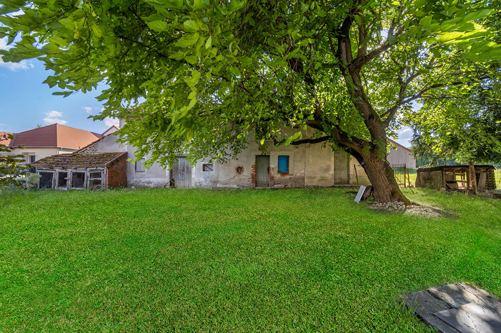 Maison à rénover 3 pièces 66 m2 + dépendances + terrain 1762 m2