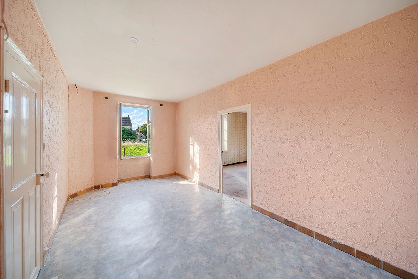 Maison à rénover 3 pièces 66 m2 + dépendances + terrain 1762 m2