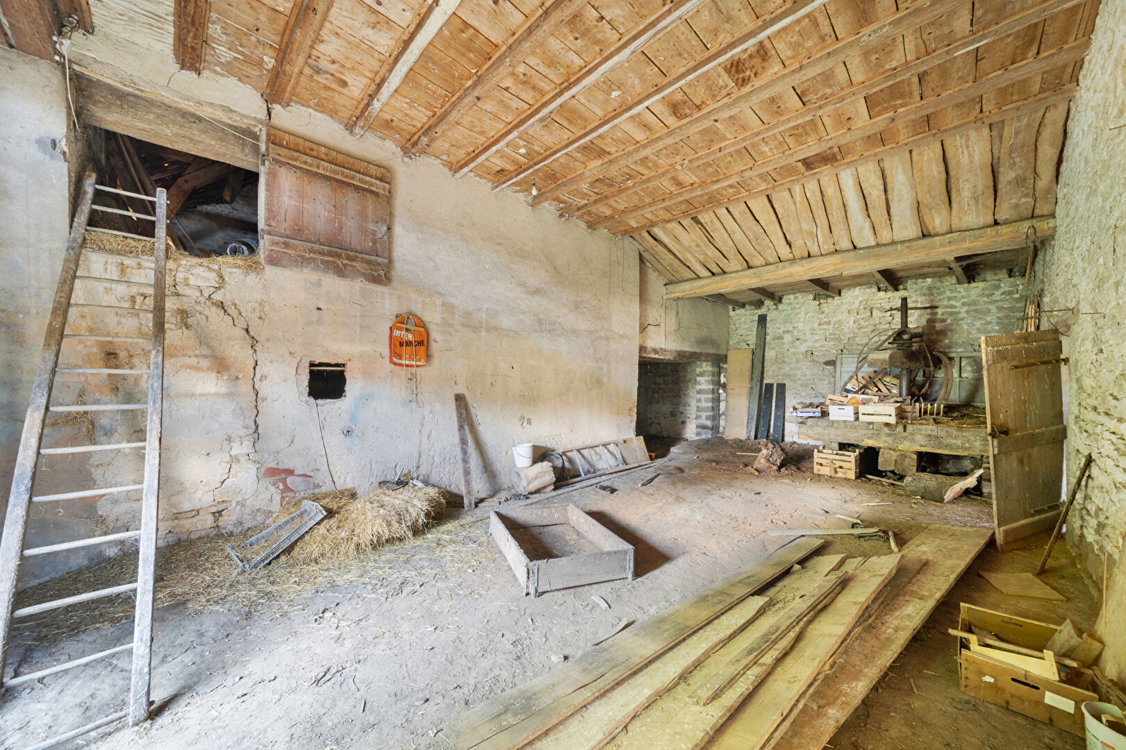 Maison à rénover 3 pièces 66 m2 + dépendances + terrain 1762 m2