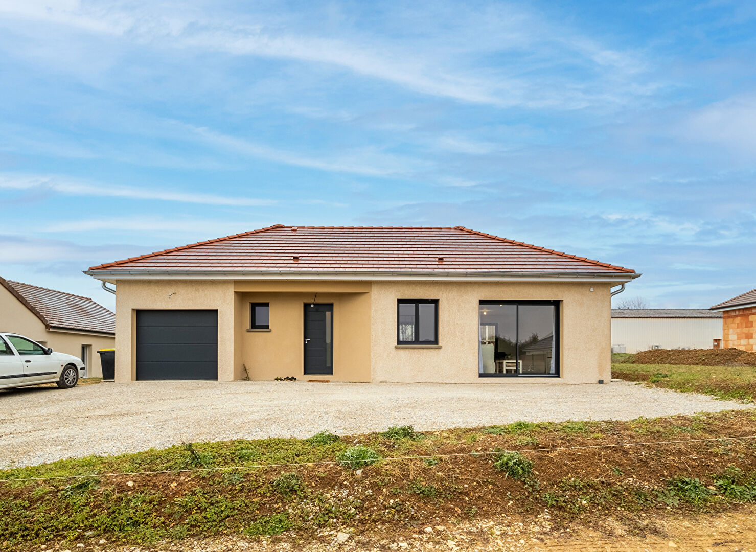 RULLY MAISON NEUVE DE 119M² DE PLAIN PIED 4 CHAMBRES AVEC PISCINE