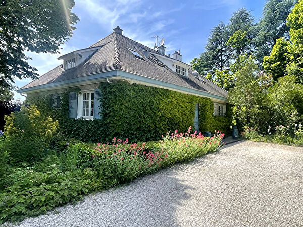 Vente par agence immobiliere à Saint cyr au mont d or (69450)