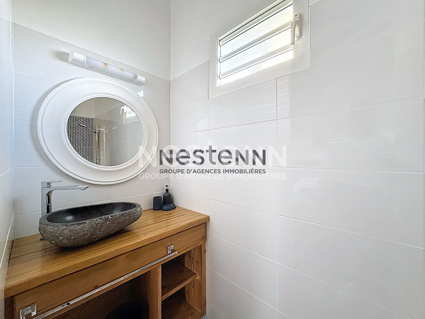 A VENDRE MAISON DE TYPE F3 AVEC PISCINE A SAINTE ANNE