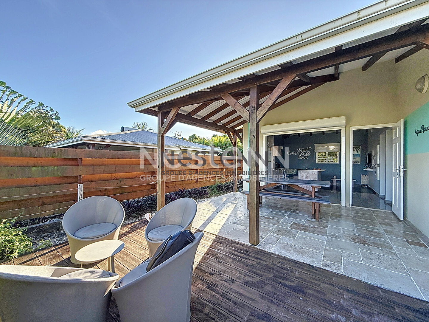 A VENDRE MAISON DE TYPE F3 AVEC PISCINE A SAINTE ANNE