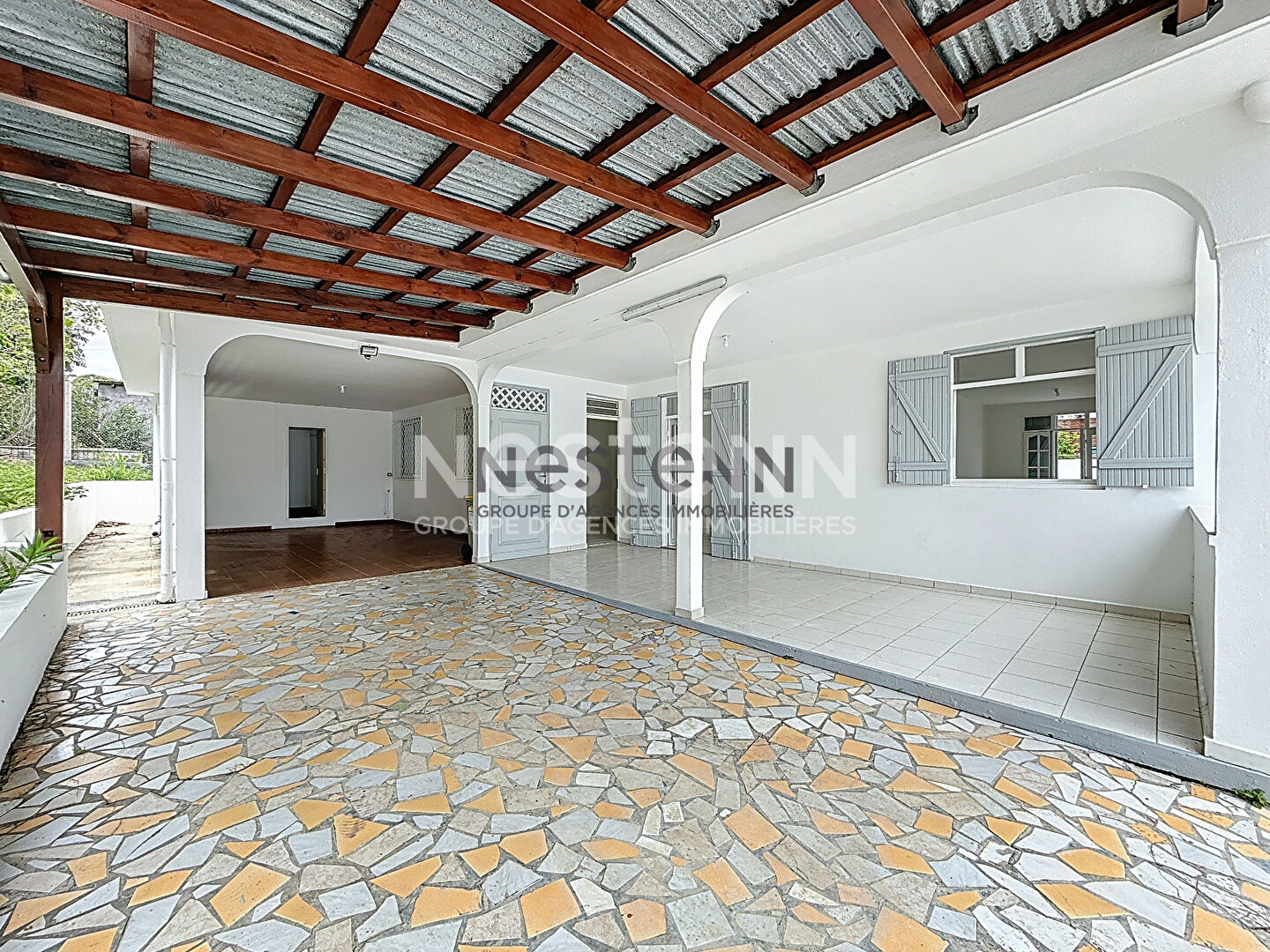 À Vendre aux Abymes Maison rénové F4 de plain-pied avec jardin sur un terrain de 500 m² à 5 min du nouveau CHU