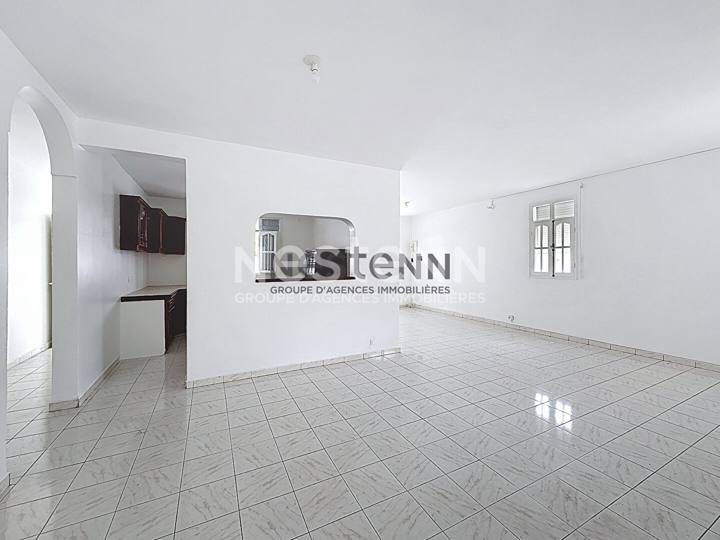 À Vendre aux Abymes Maison rénové F4 de plain-pied avec jardin sur un terrain de 500 m² à 5 min du nouveau CHU