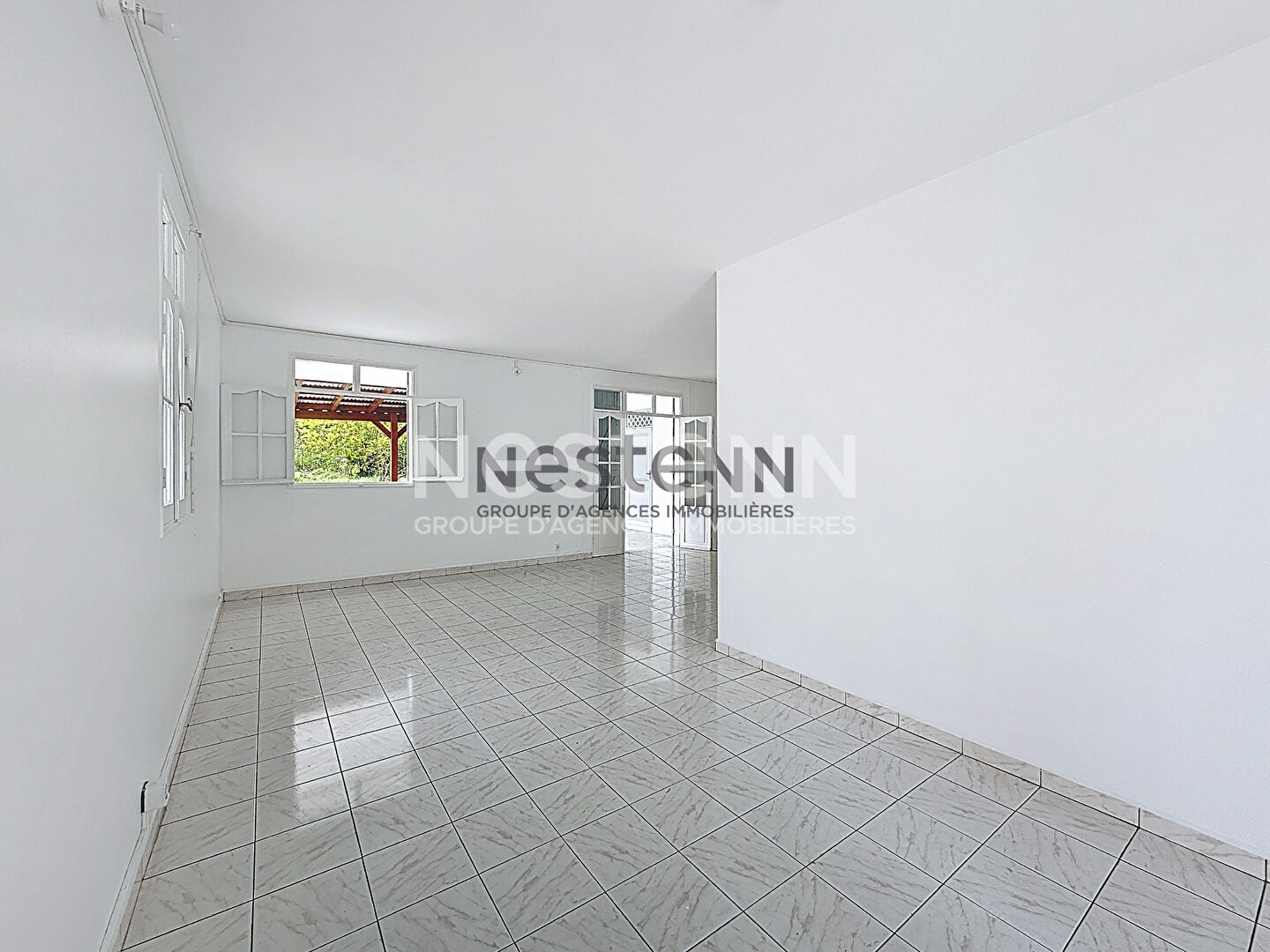 À Vendre aux Abymes Maison rénové F4 de plain-pied avec jardin sur un terrain de 500 m² à 5 min du nouveau CHU