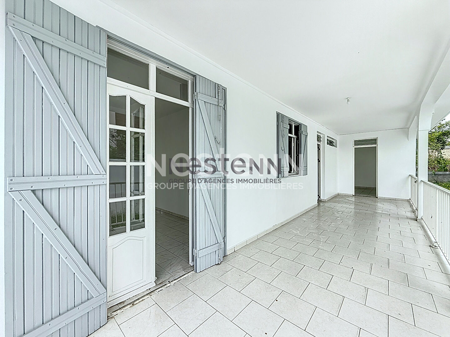 À Vendre aux Abymes Maison rénové F4 de plain-pied avec jardin sur un terrain de 500 m² à 5 min du nouveau CHU