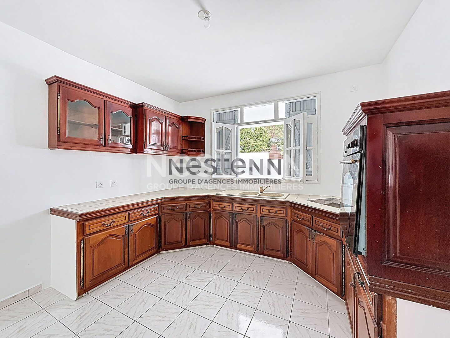 À Vendre aux Abymes Maison rénové F4 de plain-pied avec jardin sur un terrain de 500 m² à 5 min du nouveau CHU