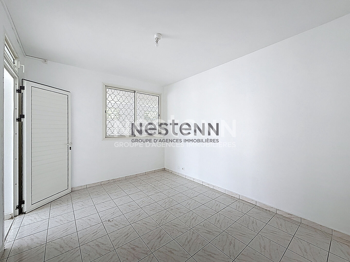 À Vendre aux Abymes Maison rénové F4 de plain-pied avec jardin sur un terrain de 500 m² à 5 min du nouveau CHU