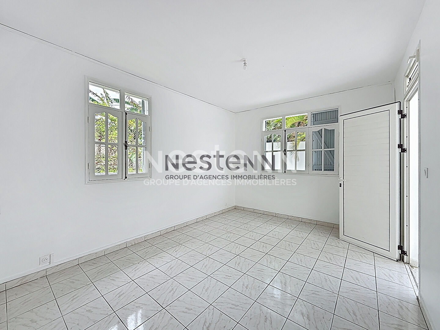 À Vendre aux Abymes Maison rénové F4 de plain-pied avec jardin sur un terrain de 500 m² à 5 min du nouveau CHU