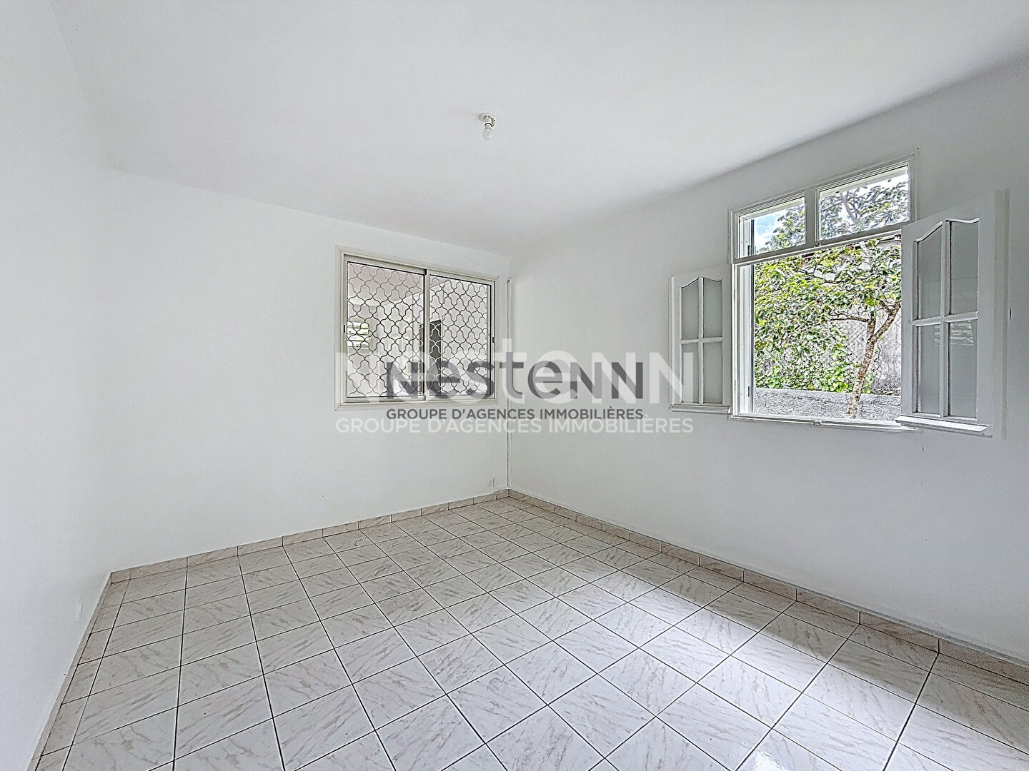 À Vendre aux Abymes Maison rénové F4 de plain-pied avec jardin sur un terrain de 500 m² à 5 min du nouveau CHU