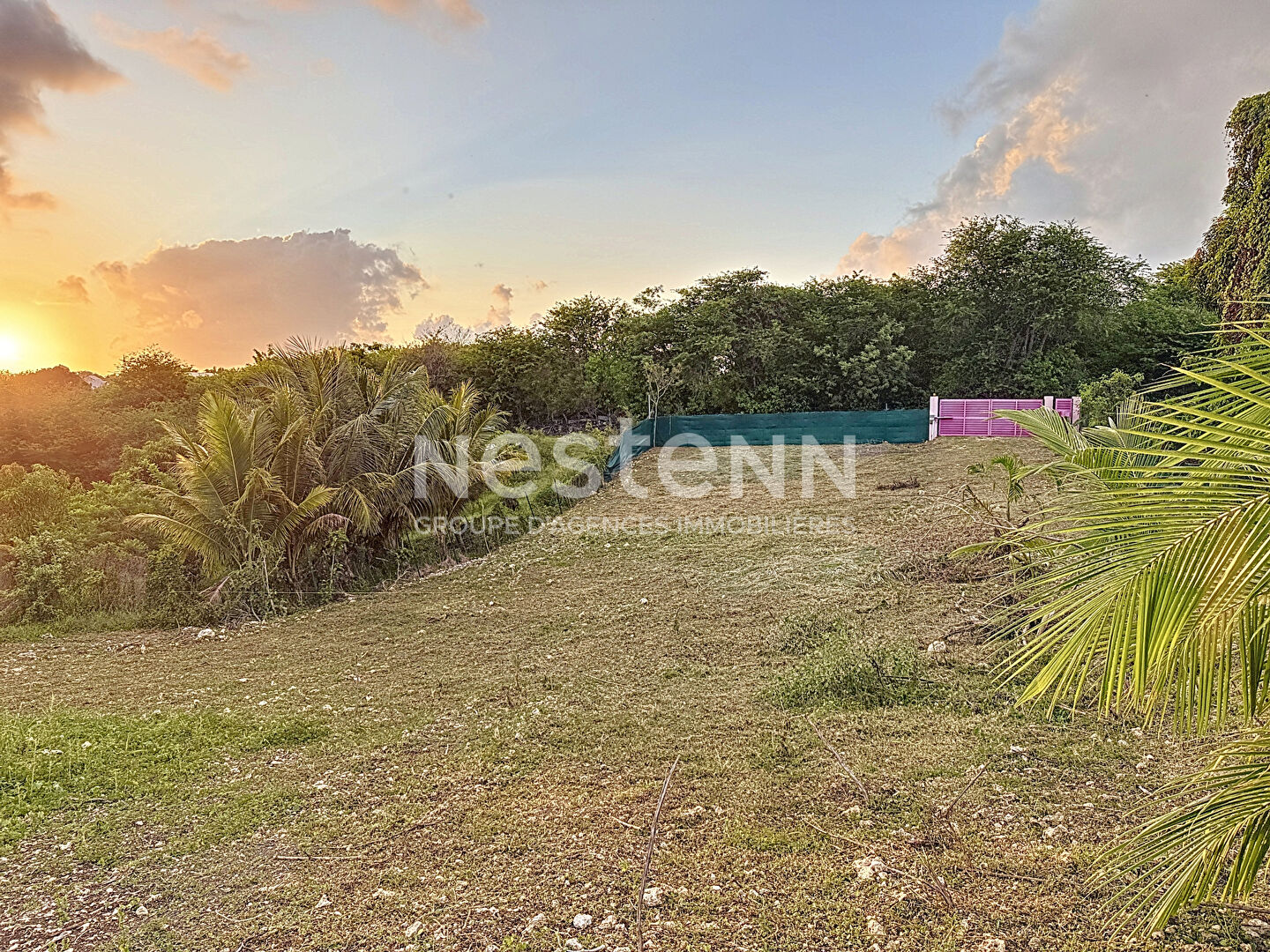 À vendre terrain constructible de 780 m2 à GISSAC SAINTE-ANNE  proche de la plage de Bois Jolan