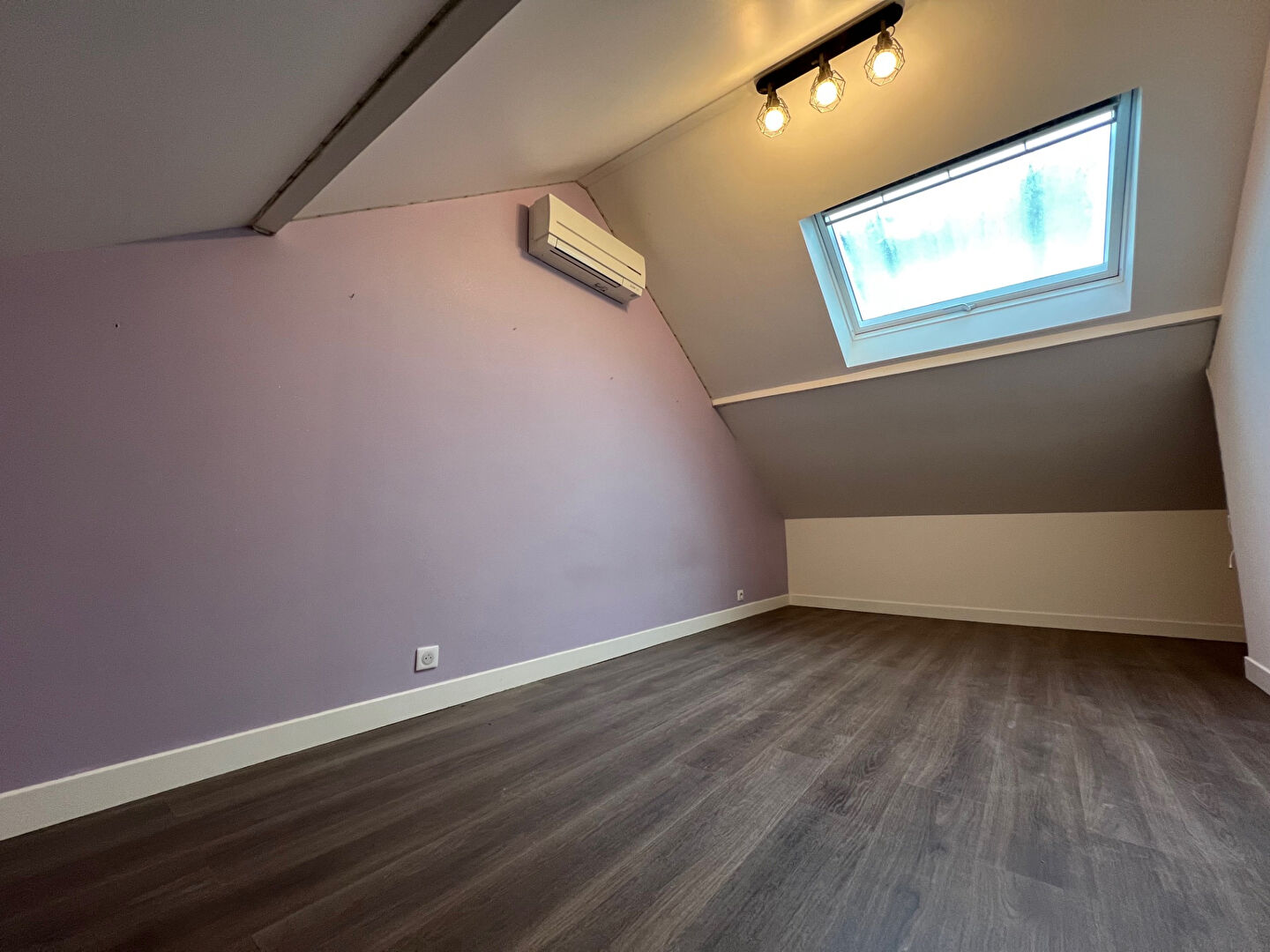 Charmante Maison de 75m2 à Meriel - 5 pièce(s), 3 chambres et sous-sol compris