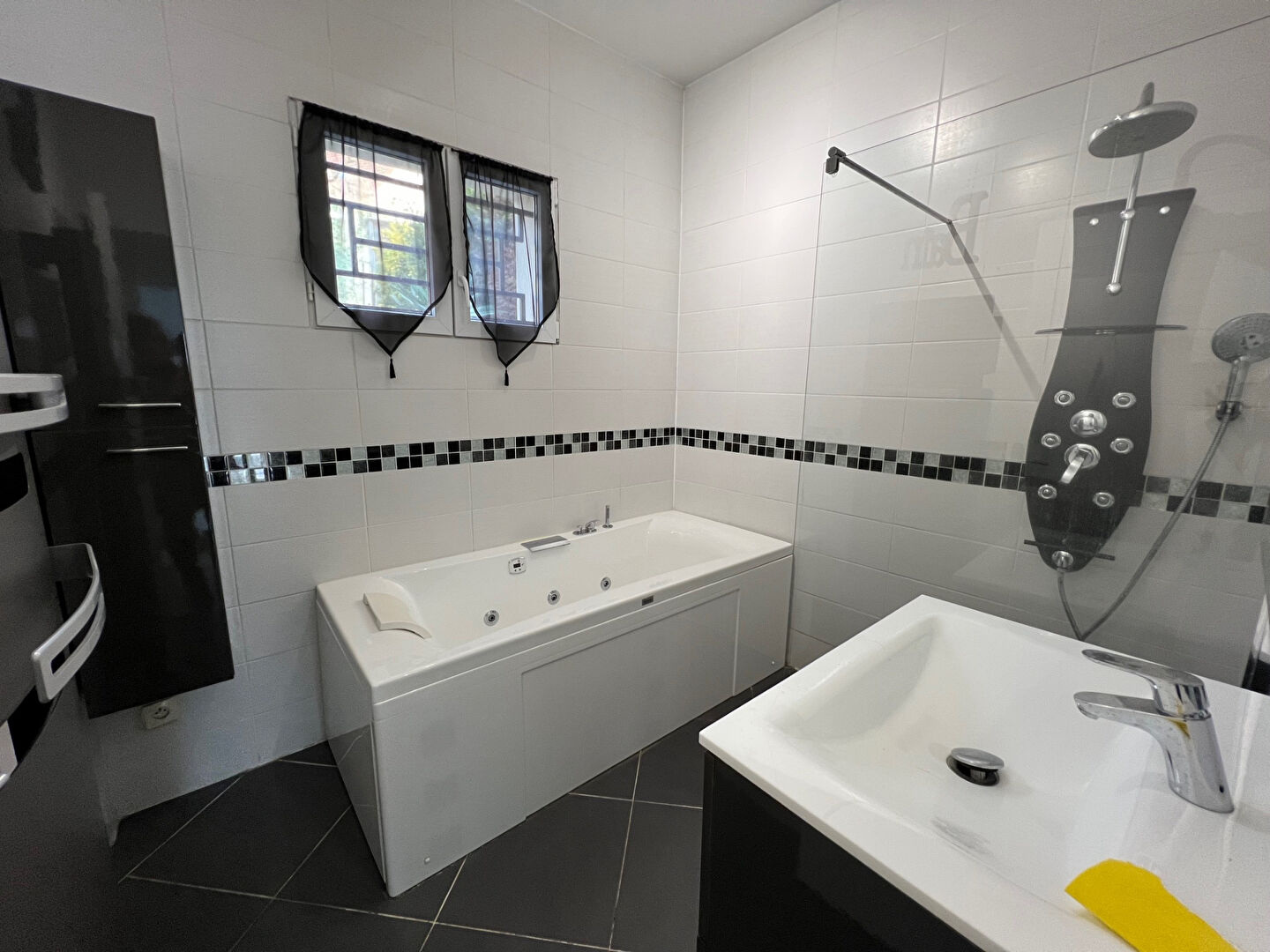 Charmante Maison de 75m2 à Meriel - 5 pièce(s), 3 chambres et sous-sol compris