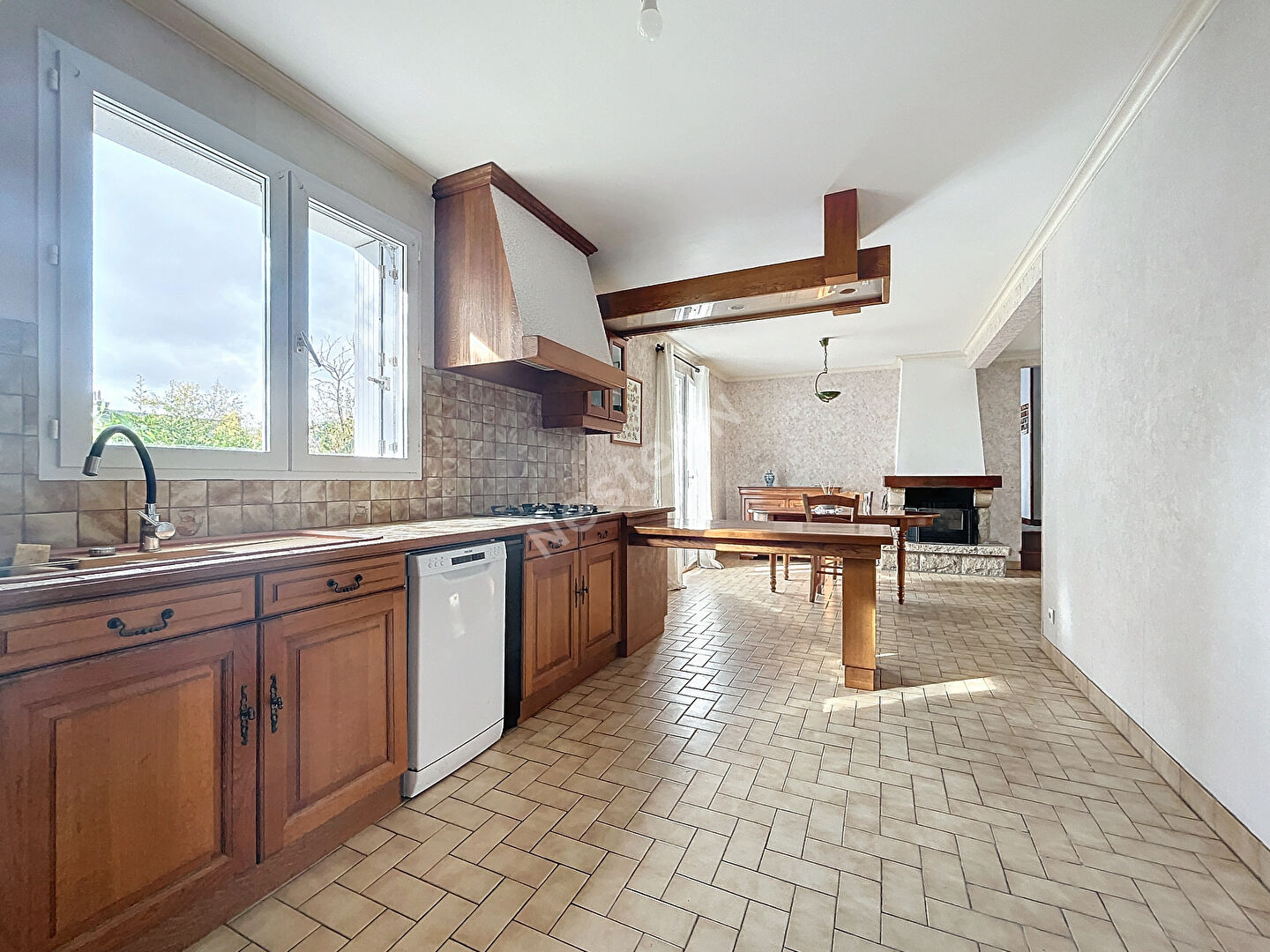 LANDERNEAU (à proximité de la gare) - Maison de 6 pièces - 107m²