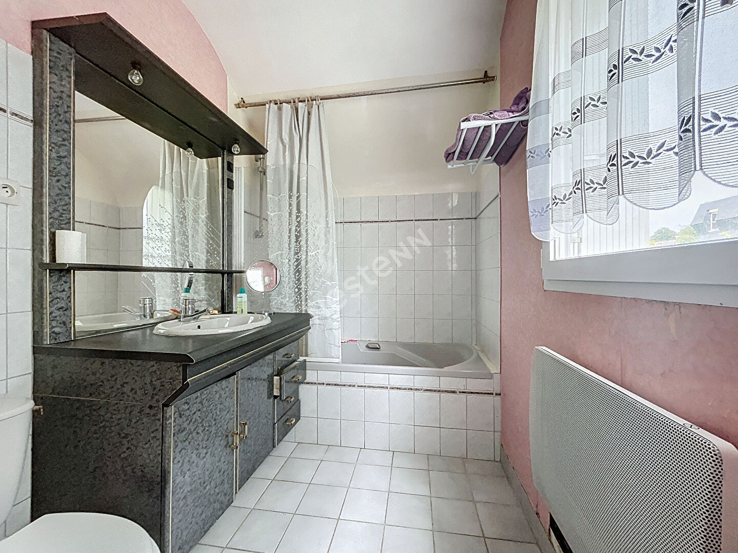 LANDERNEAU (à proximité de la gare) - Maison de 6 pièces - 107m²