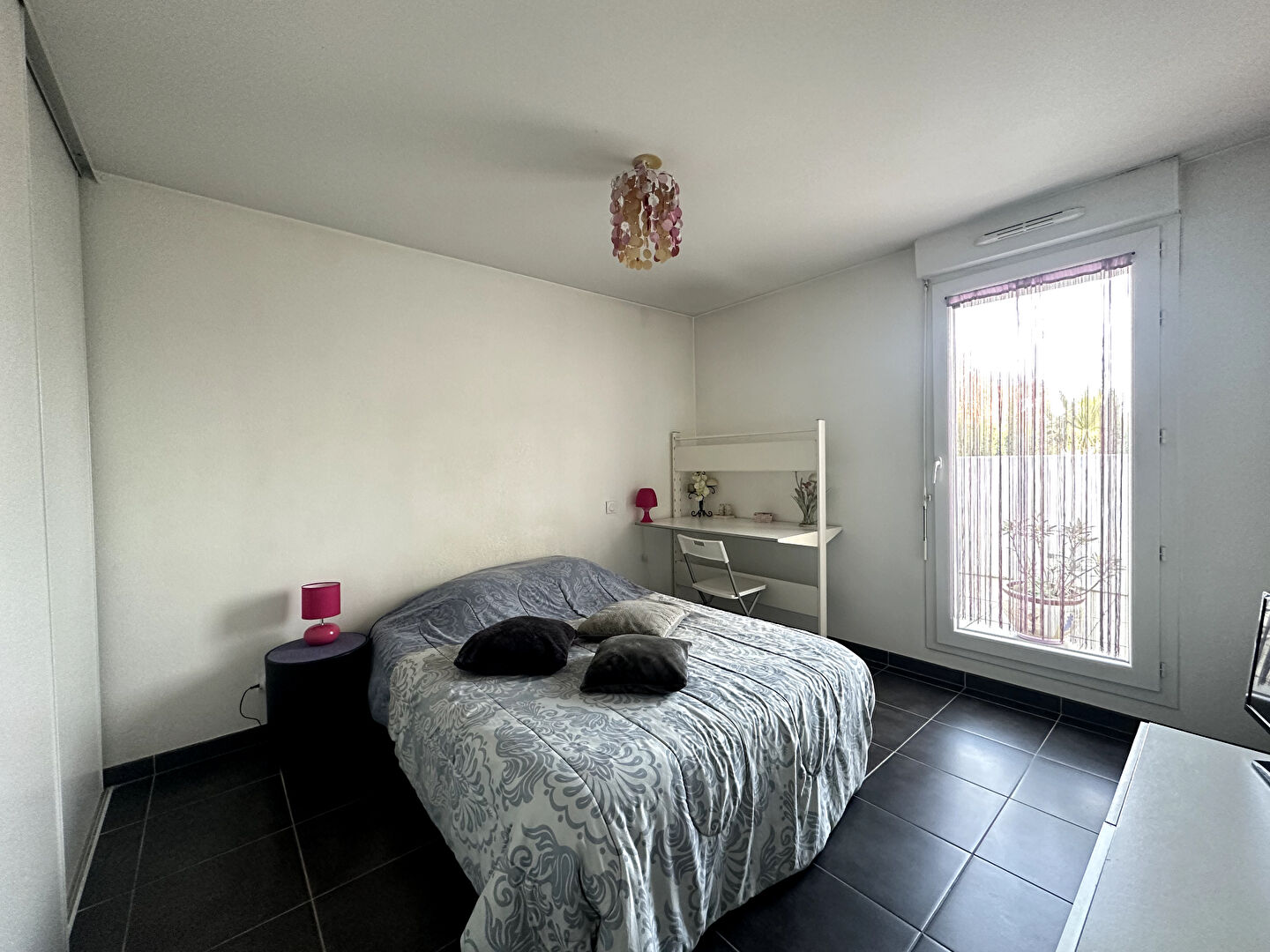 Appartement T3 avec terrasse et  parking à Lunel