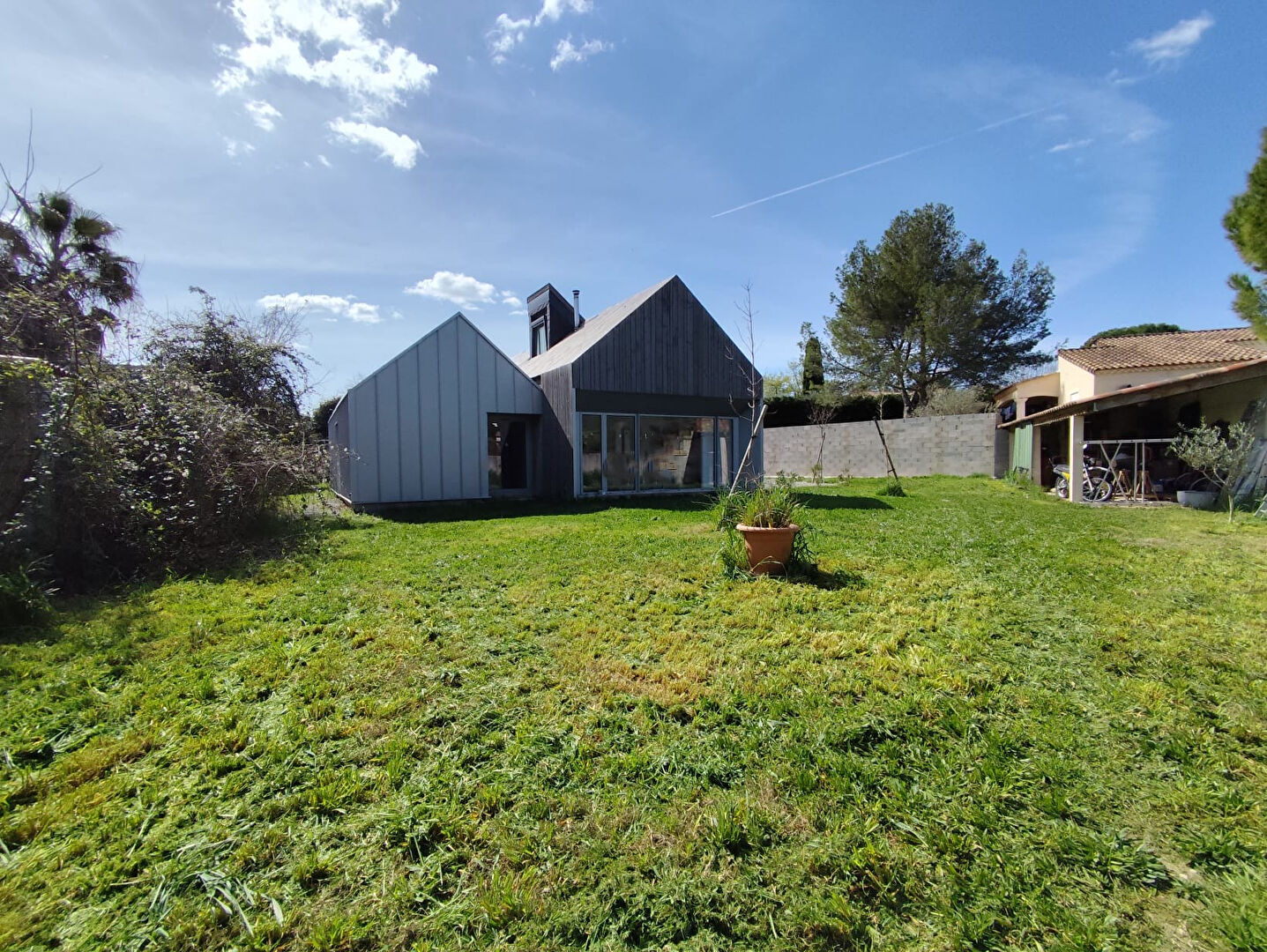 Maison d'architecte où design et nature se rencontrent