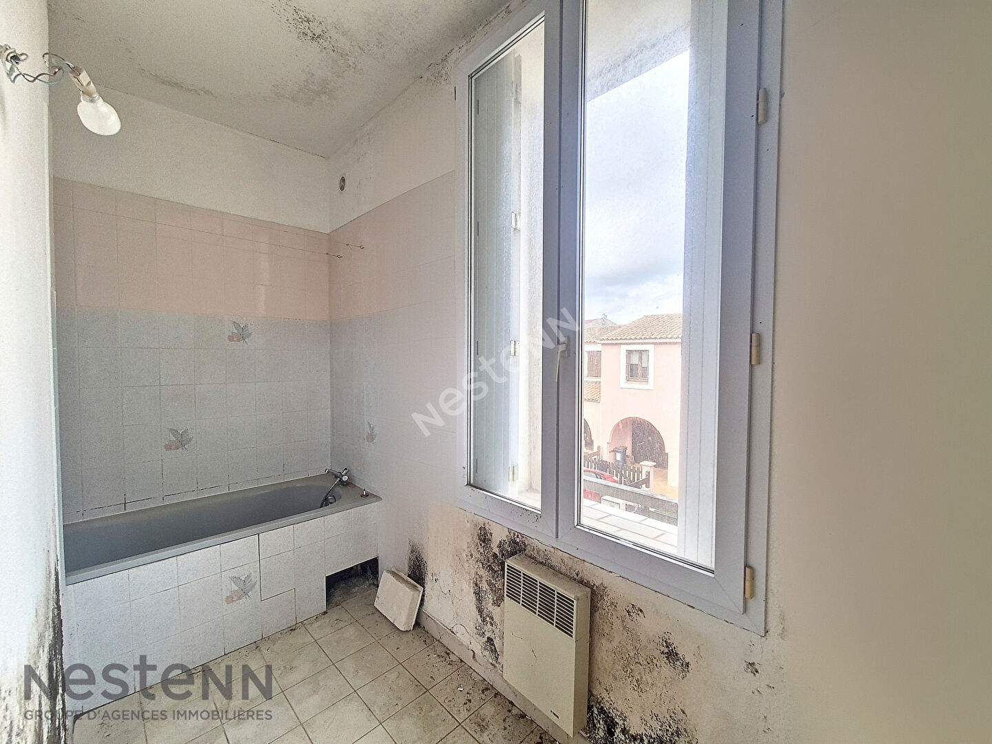 Appartement T2 Lunel  61 m2 à rénover