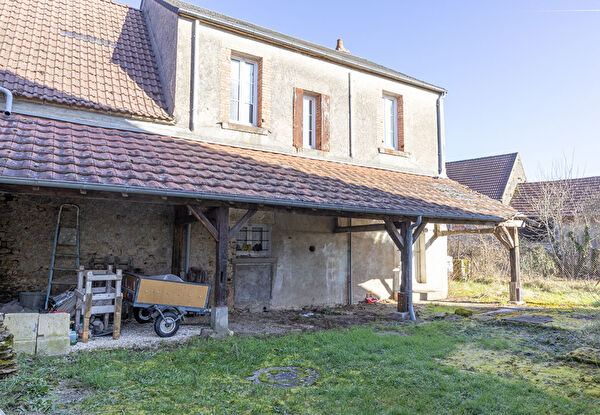Vente par agence immobiliere à Auxerre (89000)