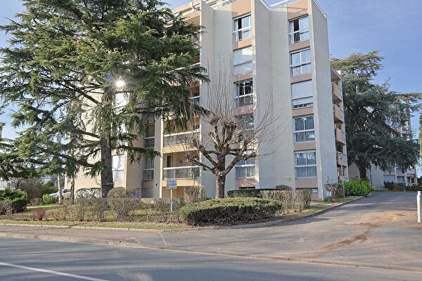 Vente par agence immobiliere à Nevers (58000)