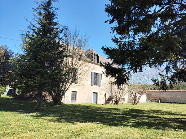 Vente par agence immobiliere à Nevers (58000)