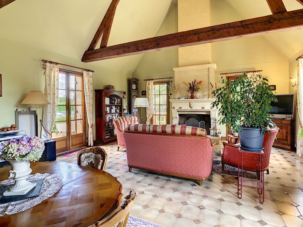 A VENDRE EXCIDEUIL :ISOLEE, AU CALME, JOLIE VUE, AVEC 3HA DE TERRAIN,