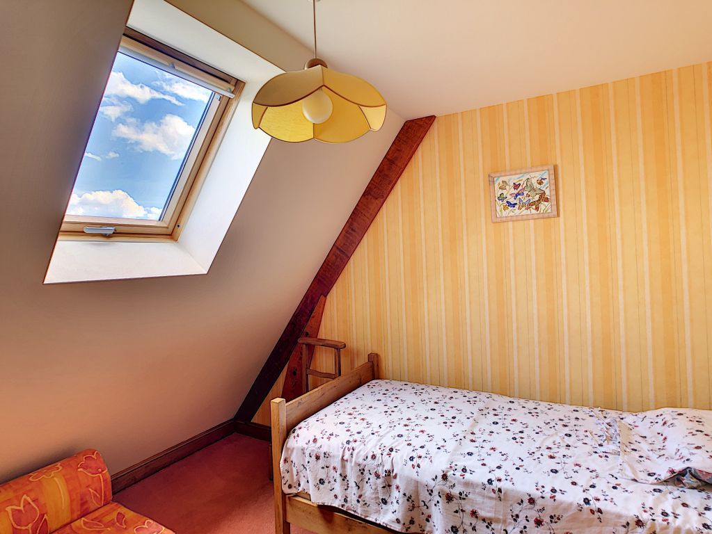 A VENDRE EXCIDEUIL :ISOLEE, AU CALME, JOLIE VUE, AVEC 3HA DE TERRAIN,