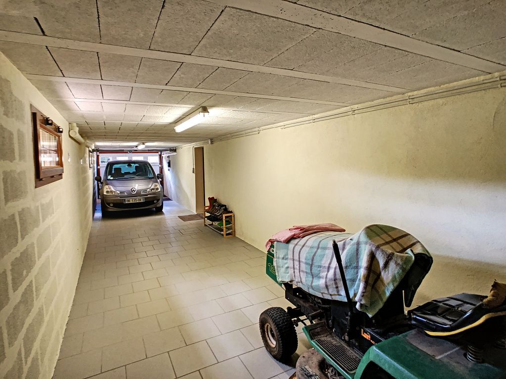 A VENDRE EXCIDEUIL :ISOLEE, AU CALME, JOLIE VUE, AVEC 3HA DE TERRAIN,
