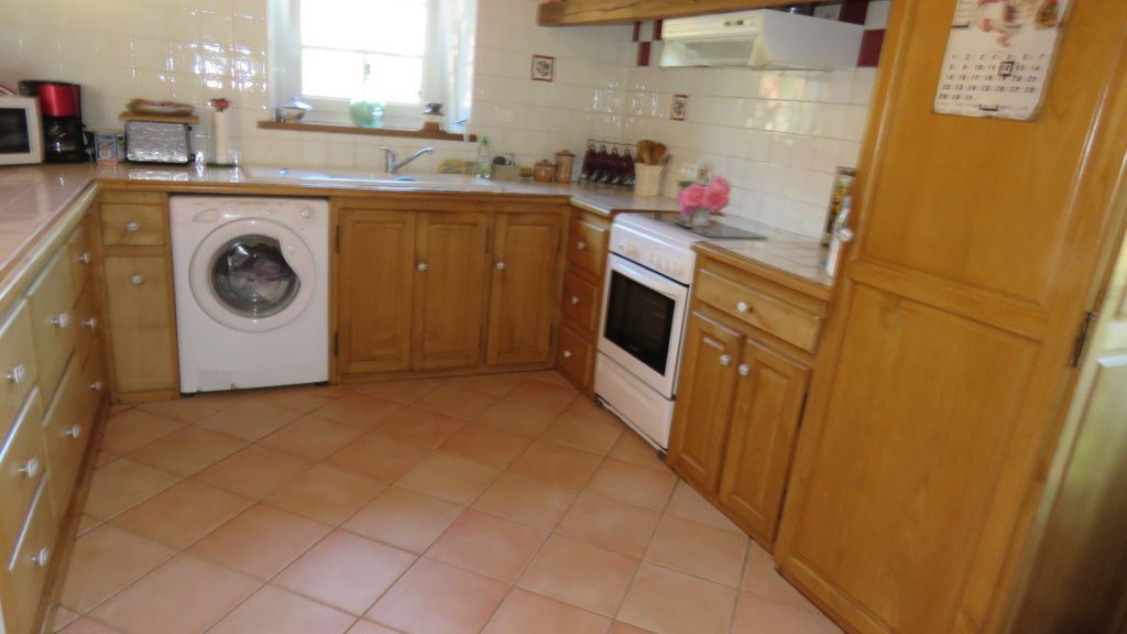 A VENDRE EXCIDEUIL RENOVATION REUSSIE POUR CETTE BATISSE DE 170M² AVEC JARDIN D'AGREMENT DANS JOLI VILLAGE
