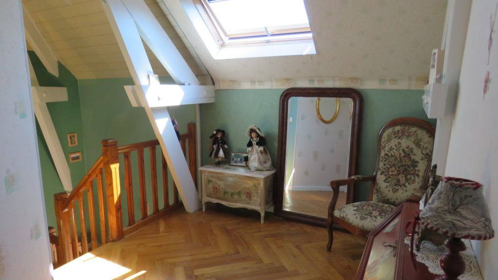 A VENDRE EXCIDEUIL RENOVATION REUSSIE POUR CETTE BATISSE DE 170M² AVEC JARDIN D'AGREMENT DANS JOLI VILLAGE