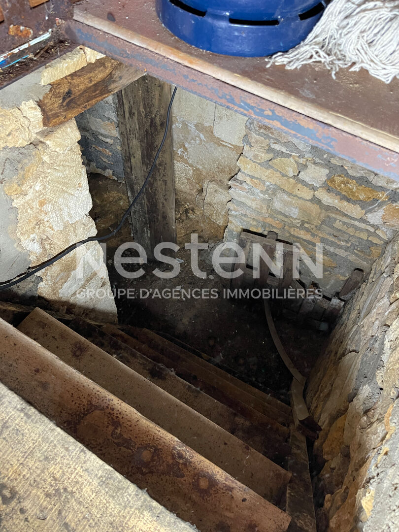 Maison en pierres du XVII siécle dans petit hameau proche Sorges