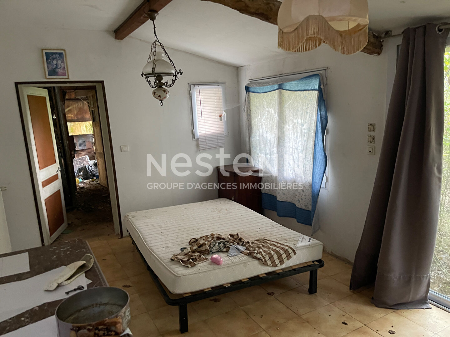 Maison en pierres du XVII siécle dans petit hameau proche Sorges
