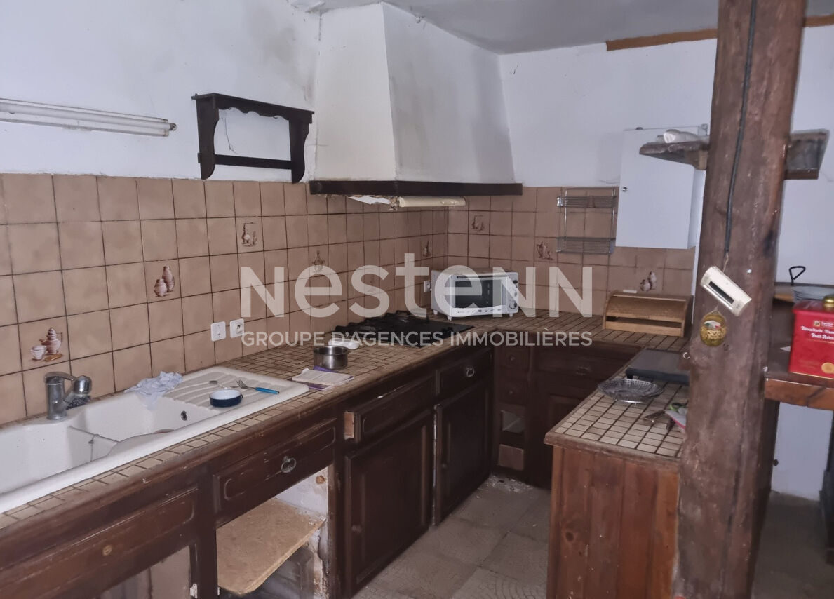 Maison en pierres du XVII siécle dans petit hameau proche Sorges