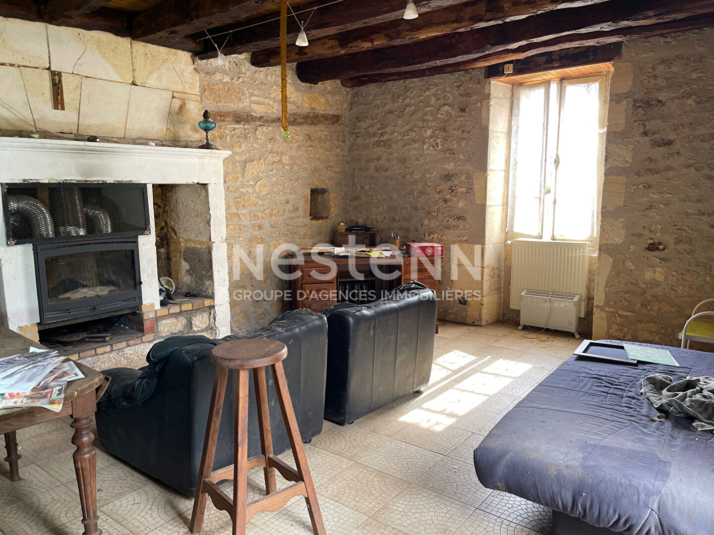 Maison en pierres du XVII siécle dans petit hameau proche Sorges