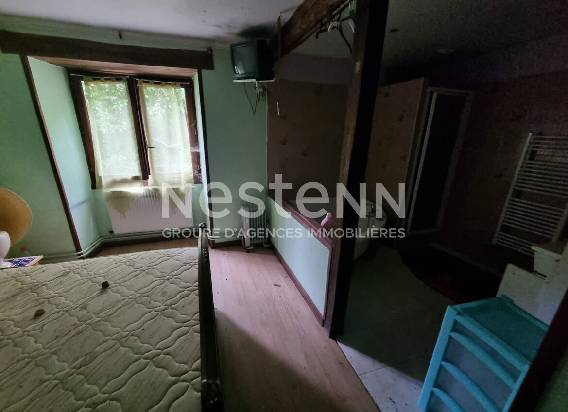Maison en pierres du XVII siécle dans petit hameau proche Sorges